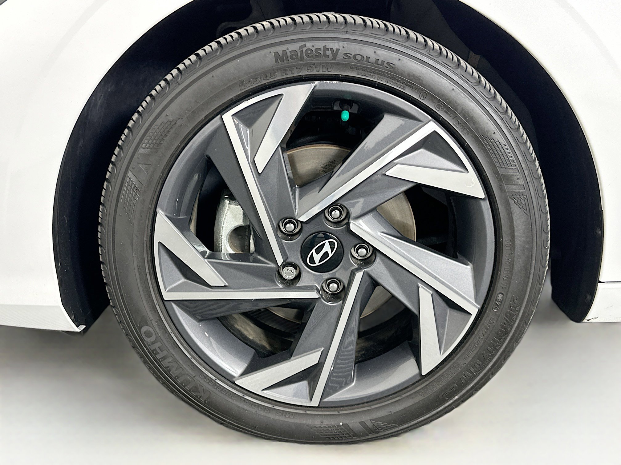 Used 2025 Hyundai Elantra Sport image 11