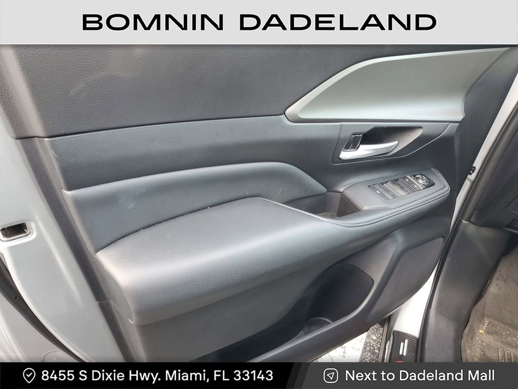 Used 2025 Toyota Grand Highlander AWD image 15