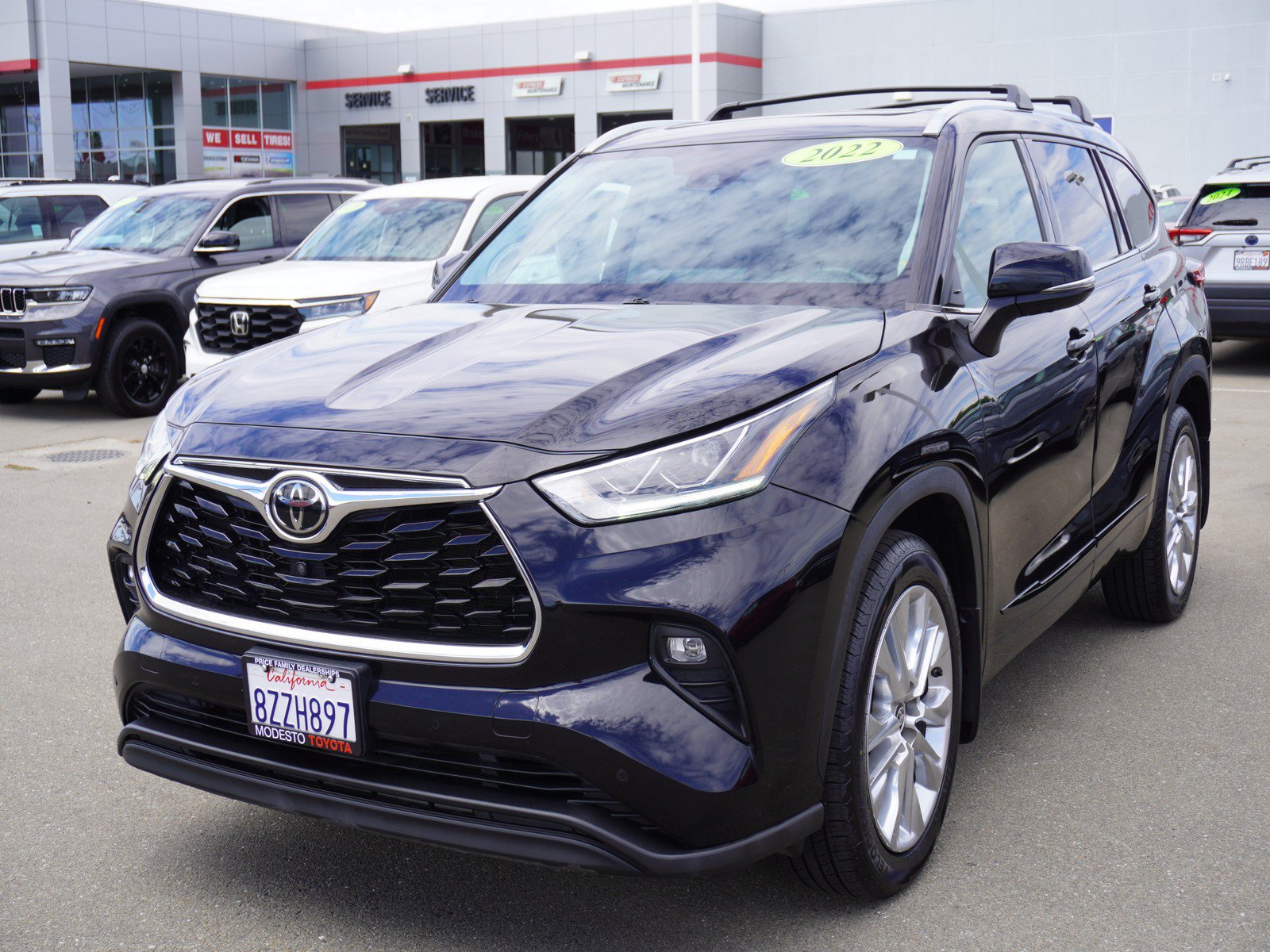 Used 2022 Toyota Highlander Limited AWD/4WD image 7