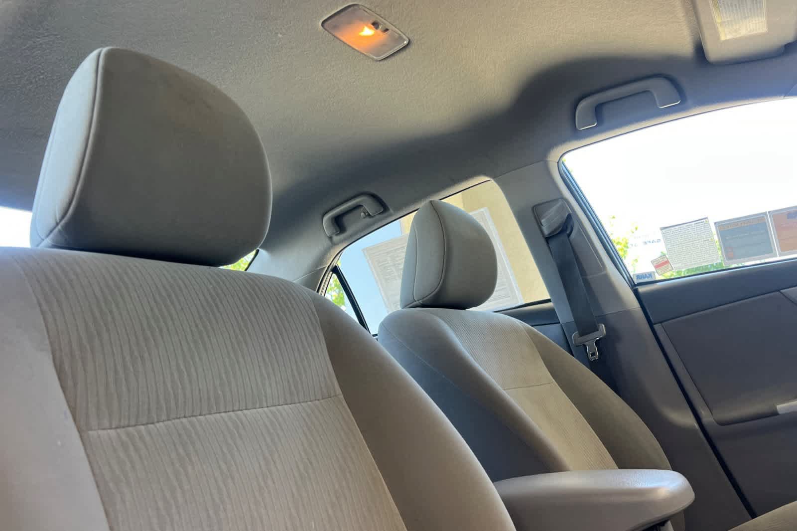 Used 2010 Toyota Corolla LE FWD image 17