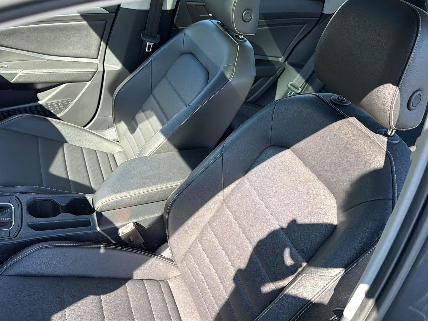 Used 2022 Volkswagen Jetta SE FWD image 28