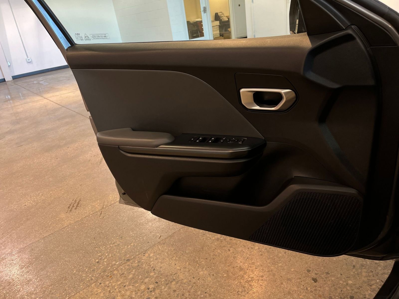 Used 2025 Kia K4 LXS image 18