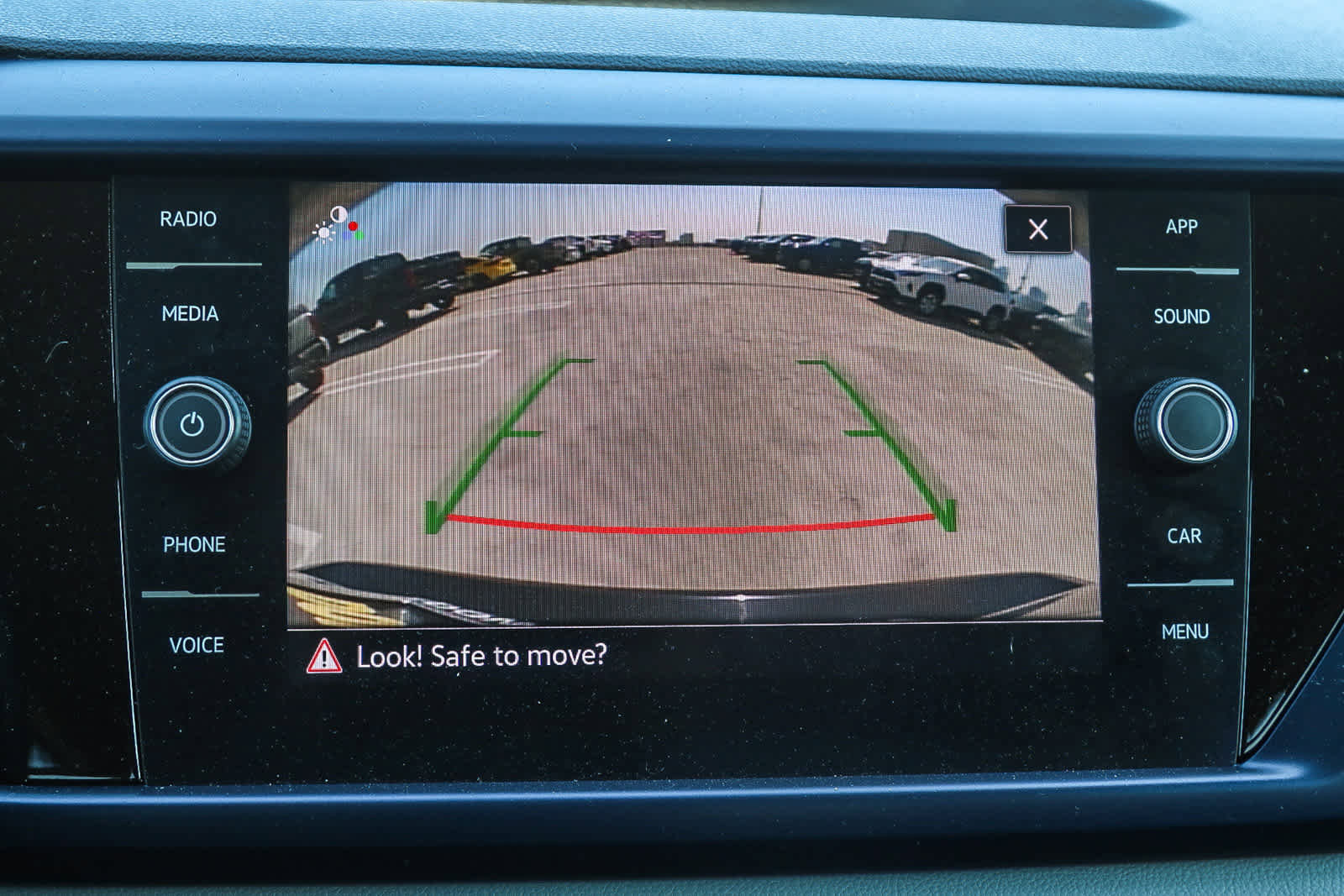 Used 2022 Volkswagen Taos SE image 25