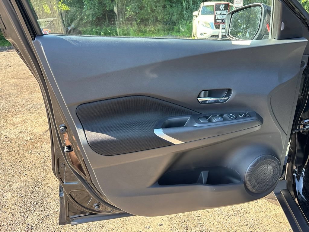 Used 2023 Nissan Kicks SV FWD image 17