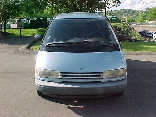 Used 1991 Toyota Previa LE RWD image 3