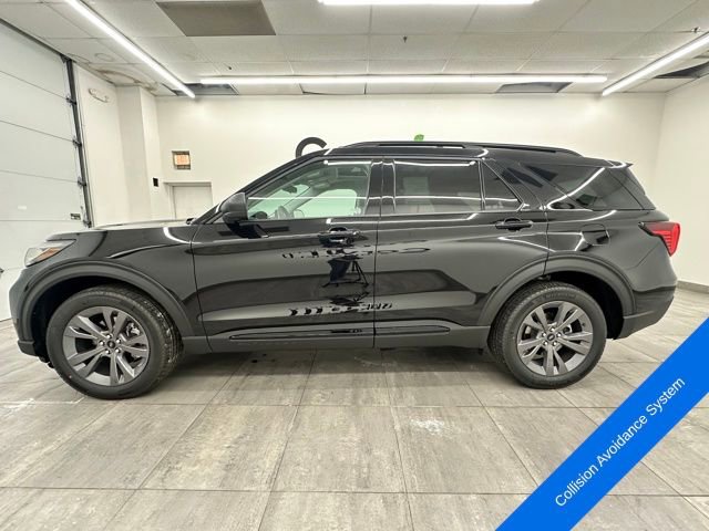 New 2026 Ford Explorer Active w/ Active Comfort Package AWD/4WD image 2