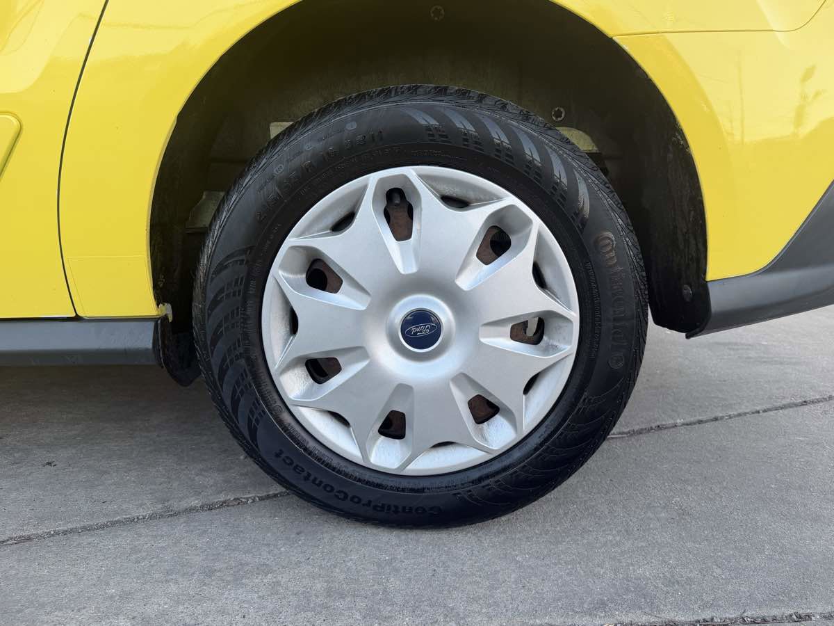 Used 2015 Ford Transit Connect XLT image 9