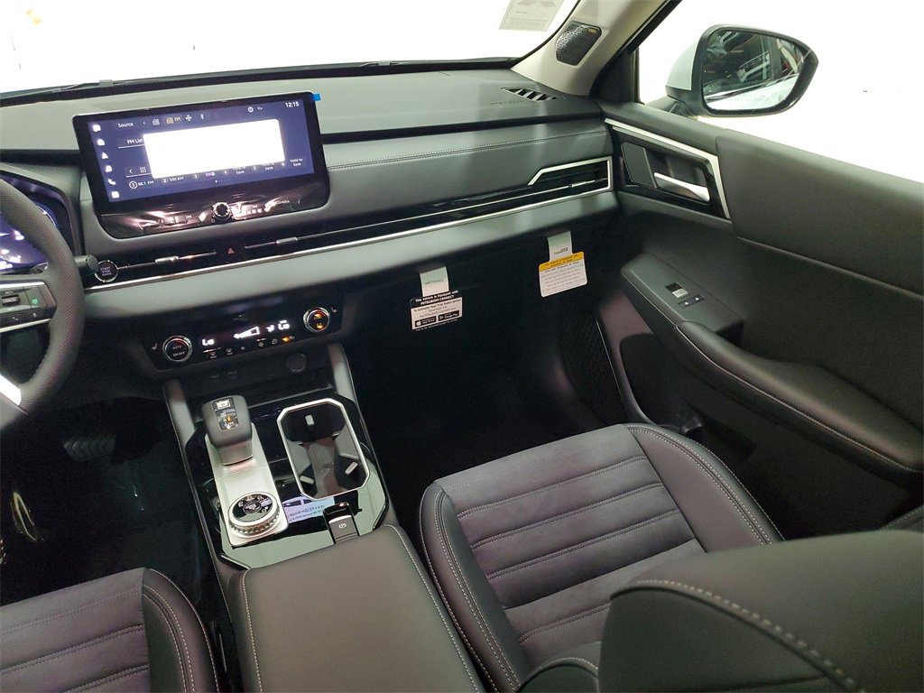 New 2025 Mitsubishi Outlander SE image 18