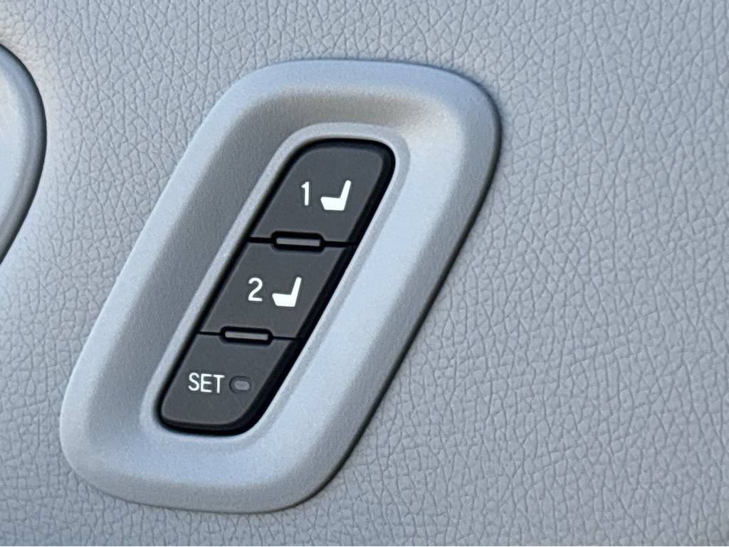 Used 2025 Honda Pilot EX-L image 27