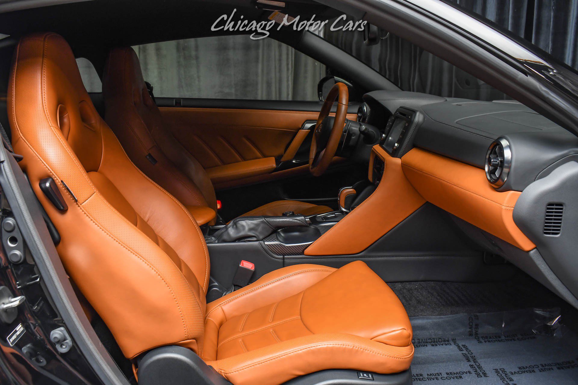 Used 2017 Nissan GT-R Premium w/ Premium Interior Package AWD/4WD image 19