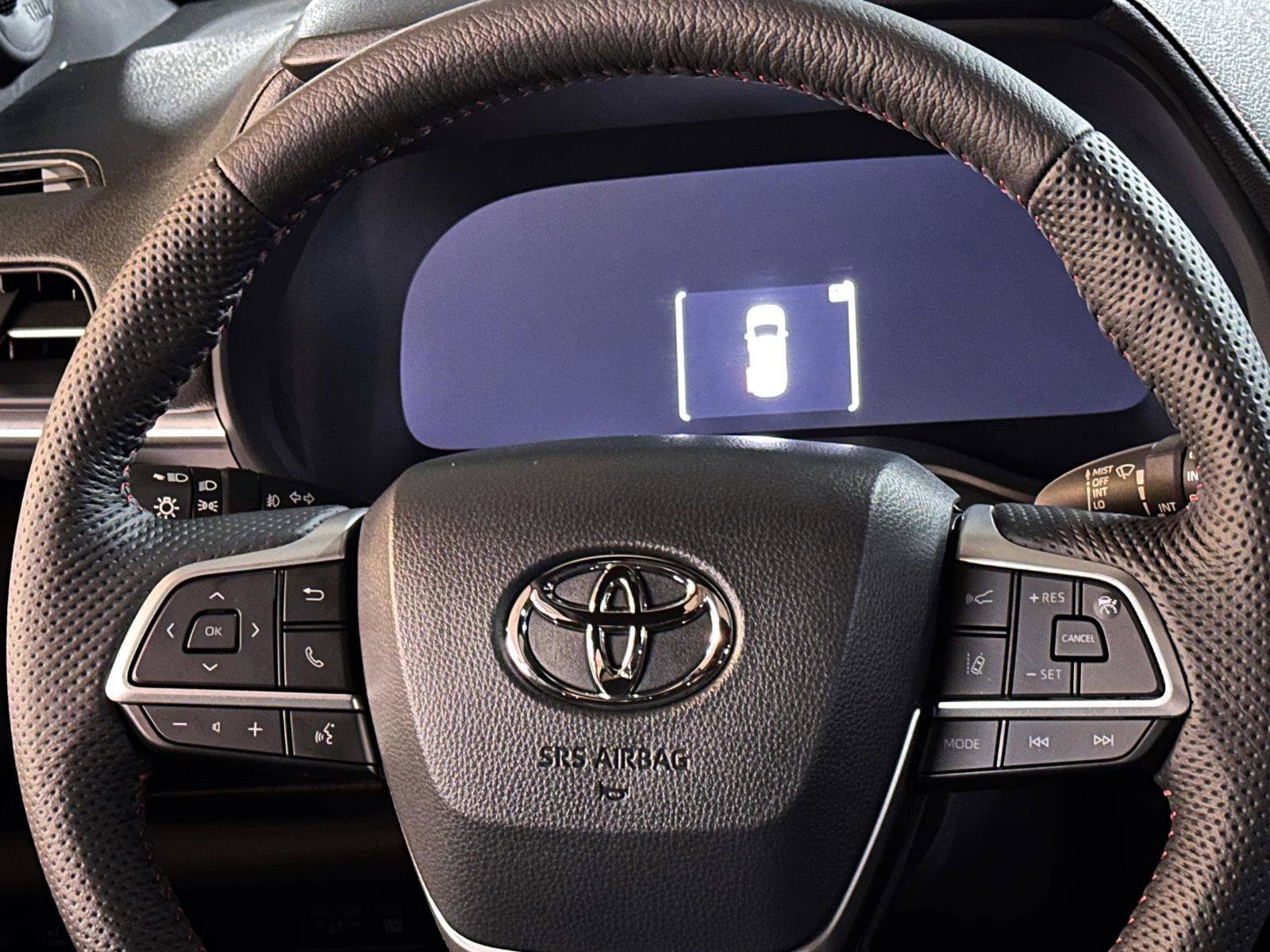 Used 2026 Toyota Sienna XSE image 21