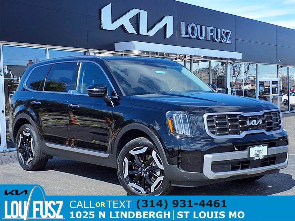 Used 2023 Kia Telluride S w/ S Sunroof Package