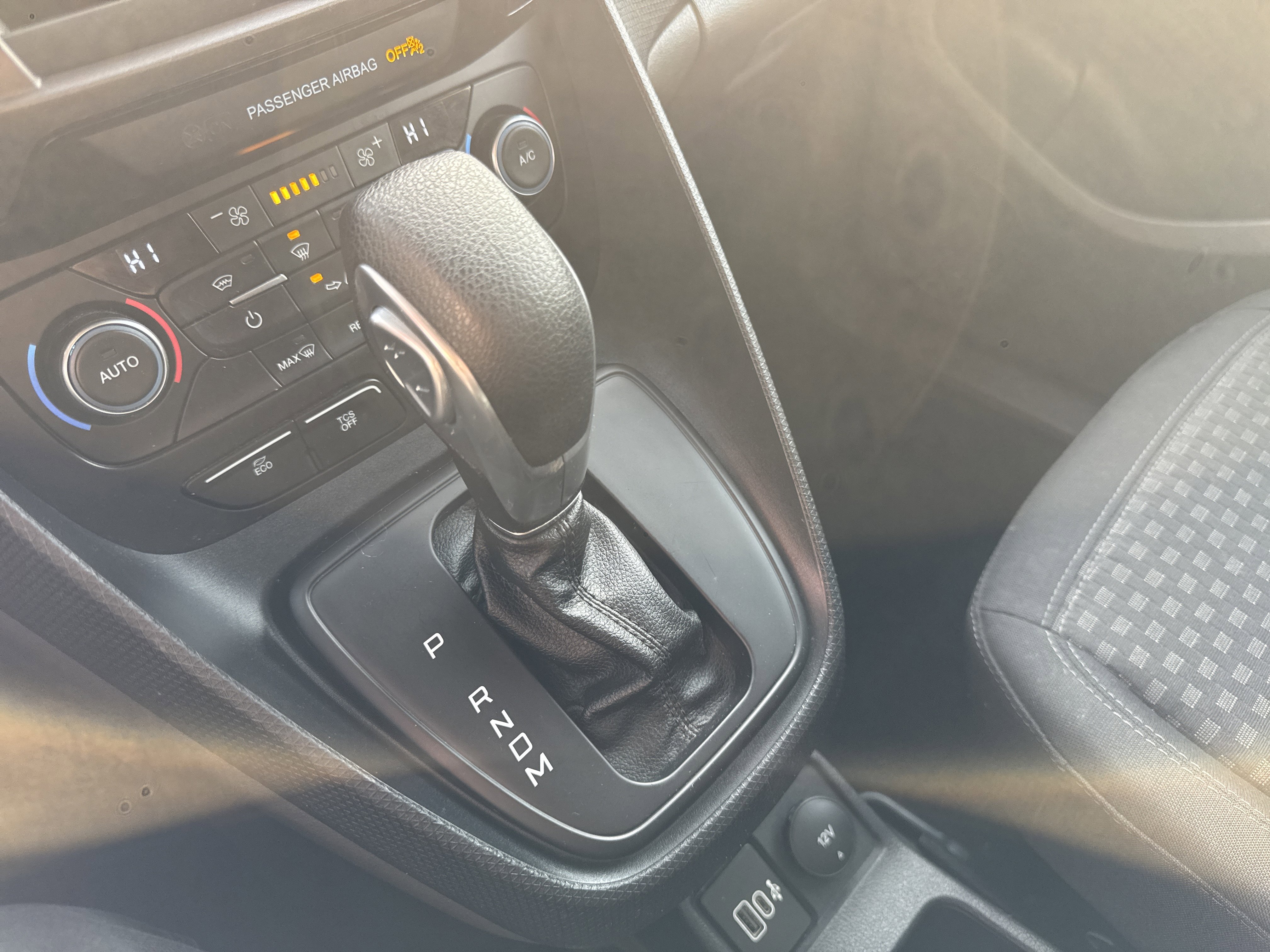 Used 2022 Ford Transit Connect XLT image 21