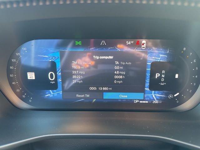 Certified 2025 Volvo XC40 B5 Plus image 22