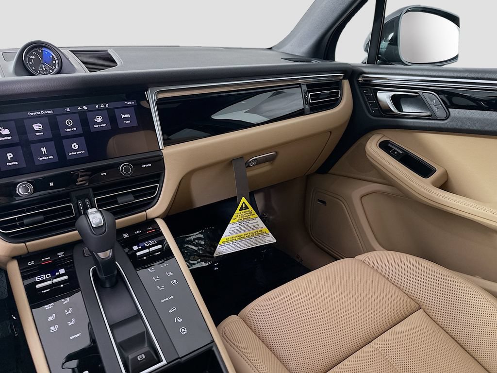 Certified 2026 Porsche Macan AWD/4WD image 26