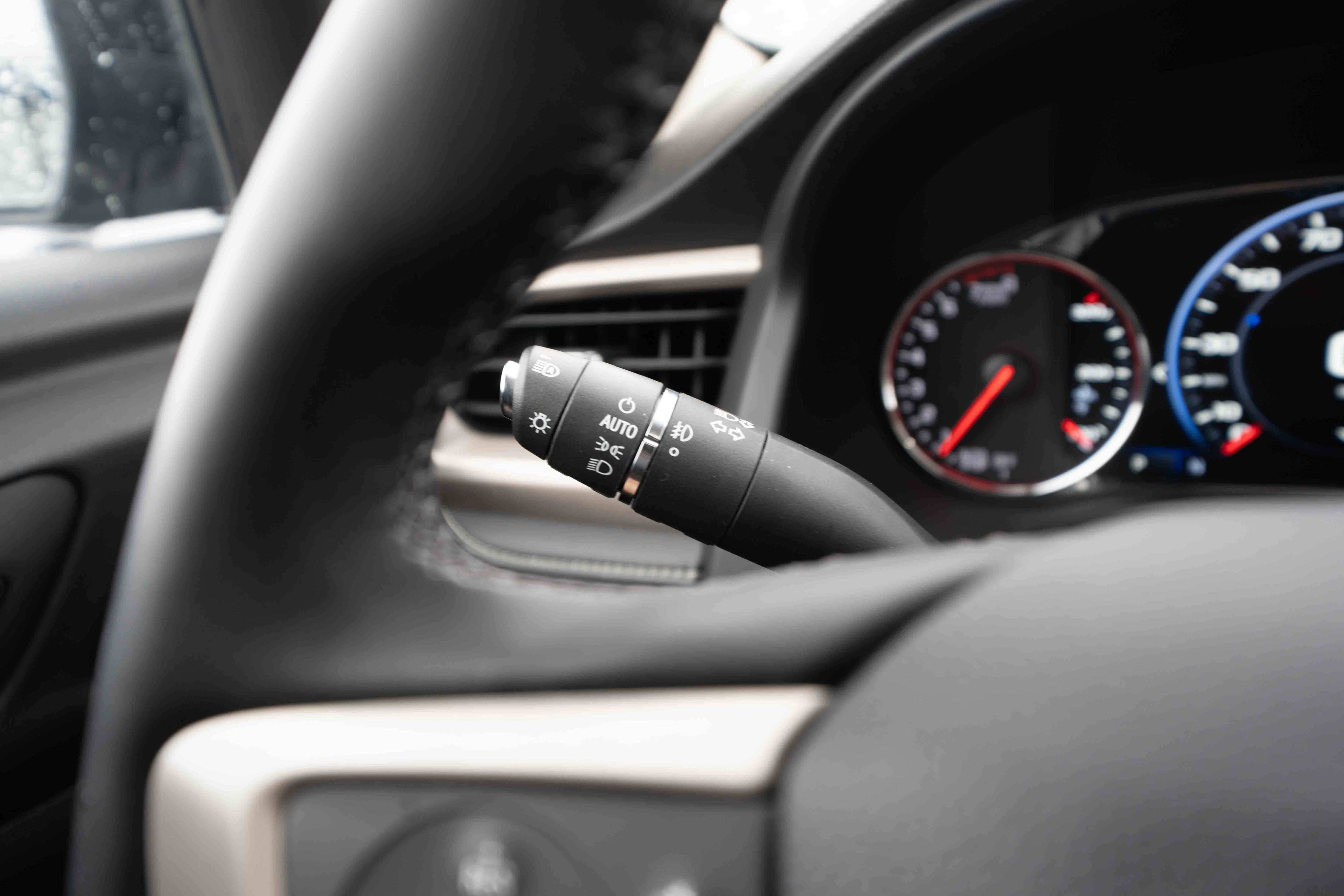 Used 2023 GMC Acadia Denali w/ Denali Ultimate Package AWD/4WD image 13