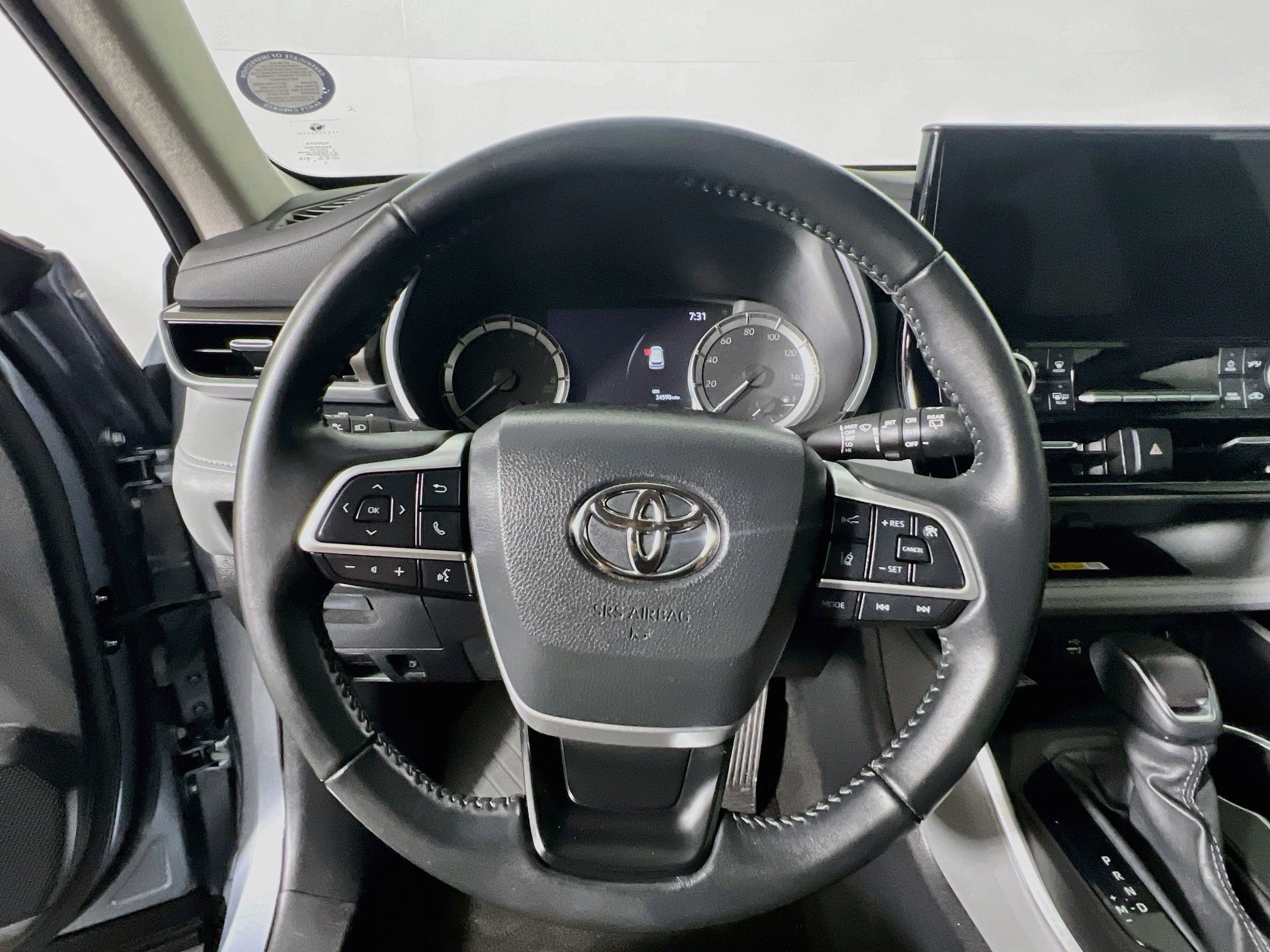 Used 2023 Toyota Highlander XLE FWD image 17