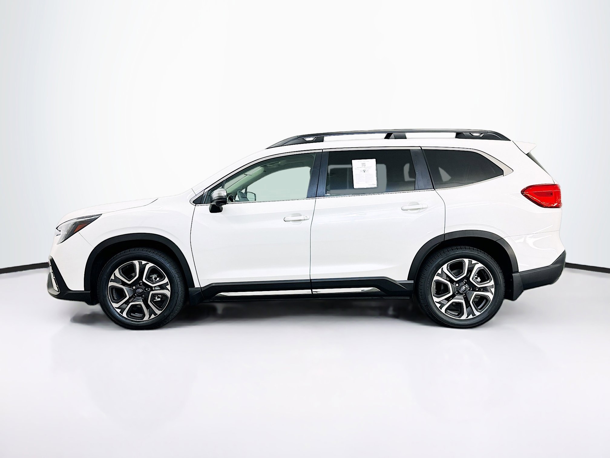 Used 2023 Subaru Ascent Limited w/ Technology Package image 4