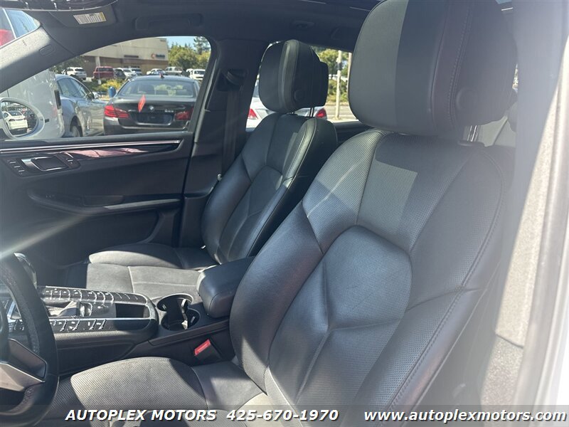 Used 2017 Porsche Macan AWD/4WD image 27