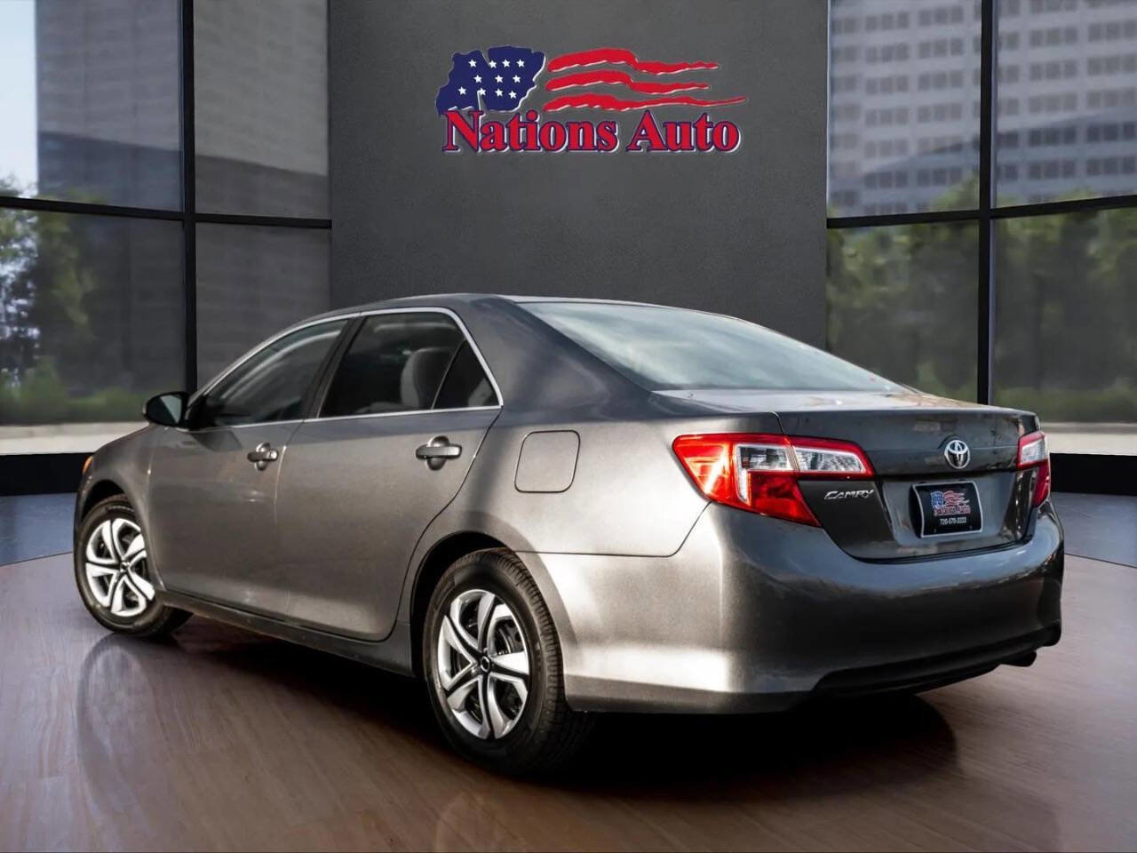 Used 2012 Toyota Camry L image 3