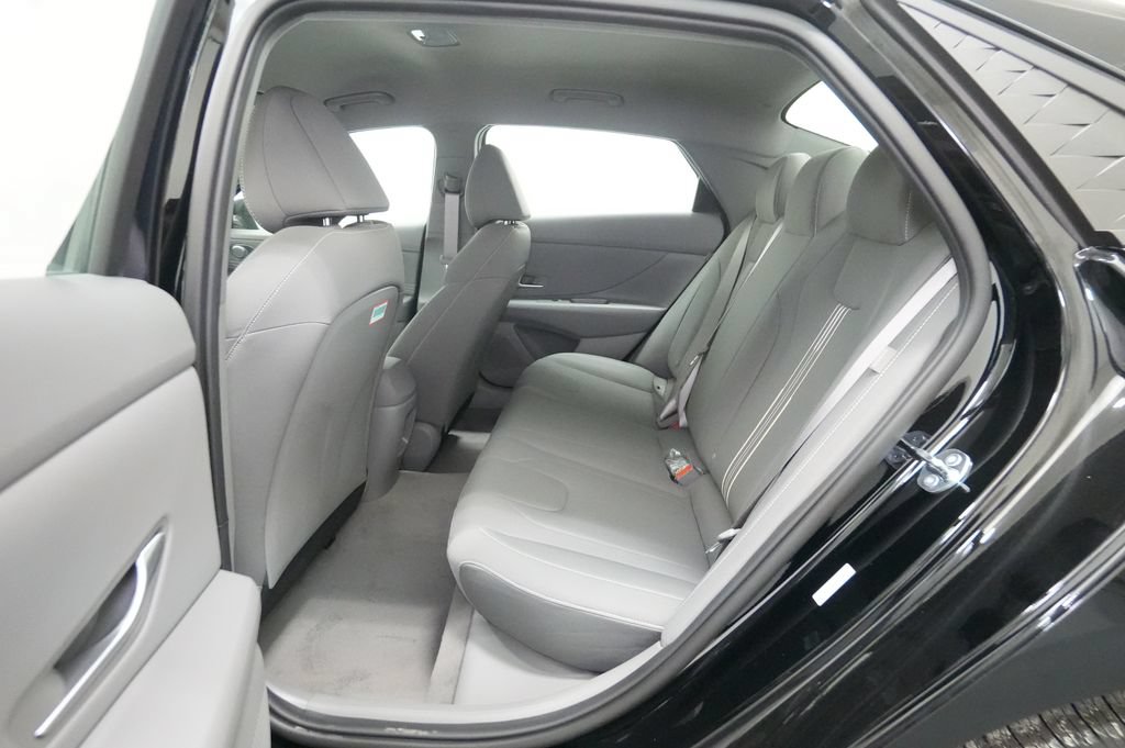 New 2026 Hyundai Elantra Sport FWD image 16