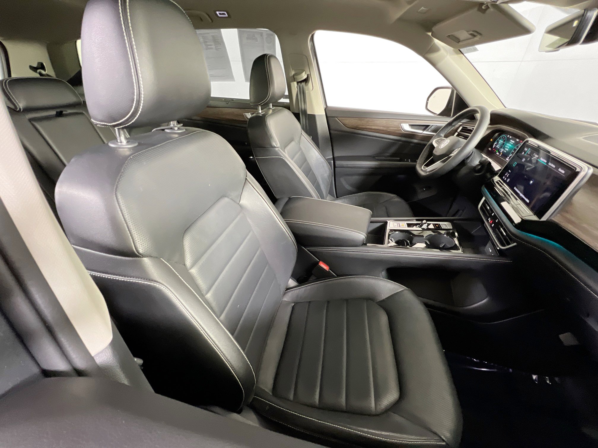 Used 2024 Volkswagen Atlas SEL image 28