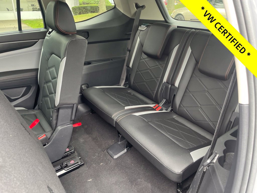 Certified 2025 Volkswagen Atlas Peak Edition SE AWD/4WD image 20