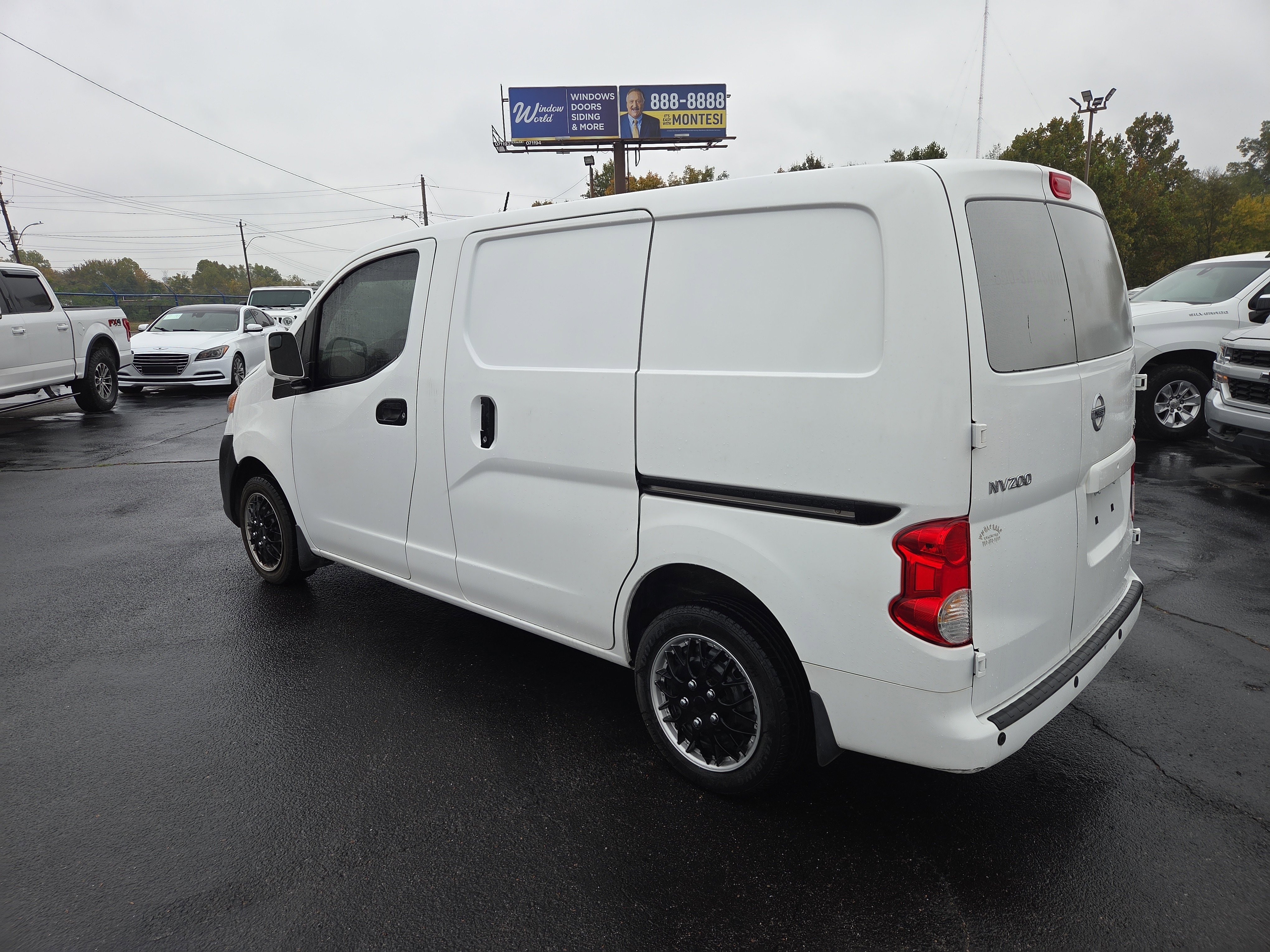 Used 2019 Nissan NV200 SV w/ Navigation Package FWD image 3