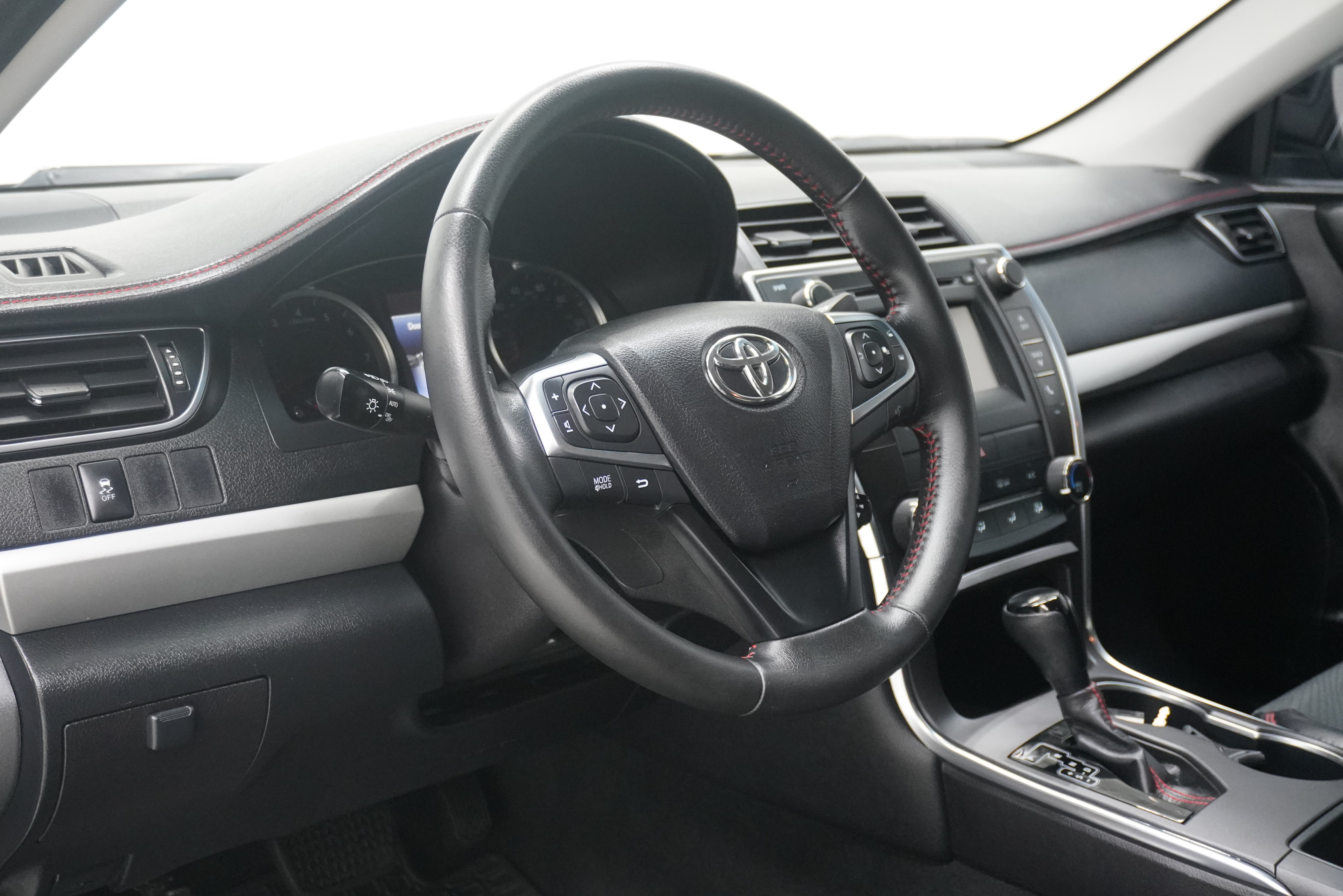 Used 2016 Toyota Camry SE FWD image 10