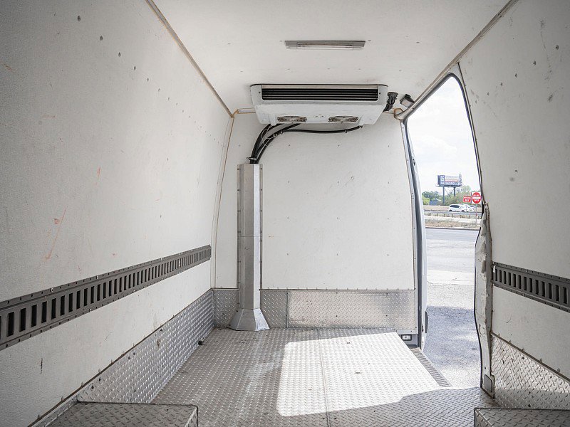 Used 2010 Mercedes-Benz Sprinter 3500 image 22