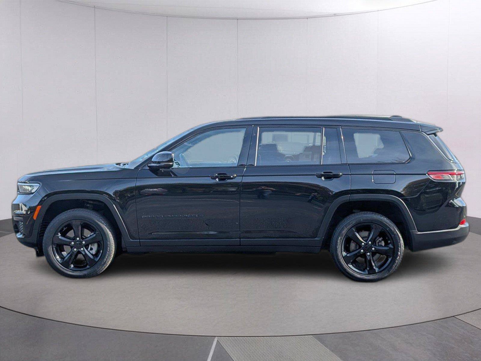 Used 2025 Jeep Grand Cherokee L Altitude RWD image 2