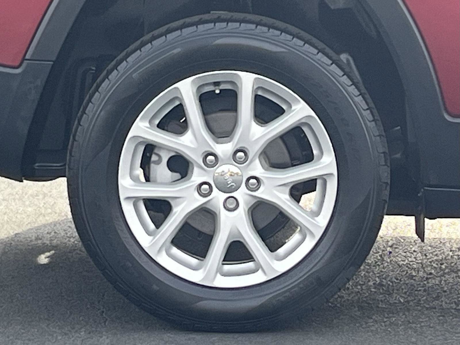 Used 2017 Jeep Cherokee Latitude image 31