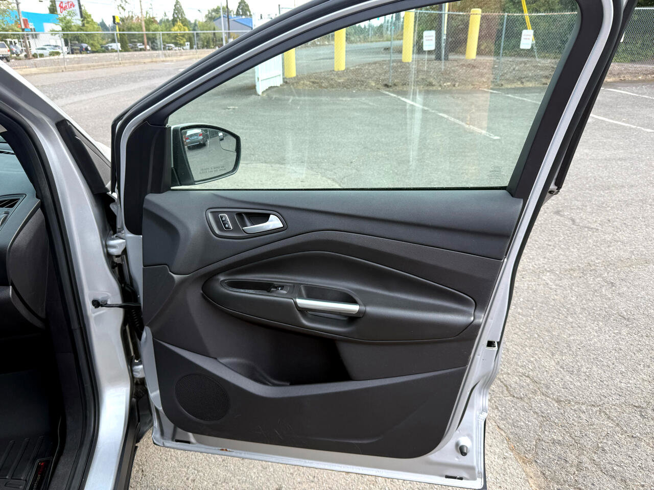 Used 2016 Ford Escape SE image 23