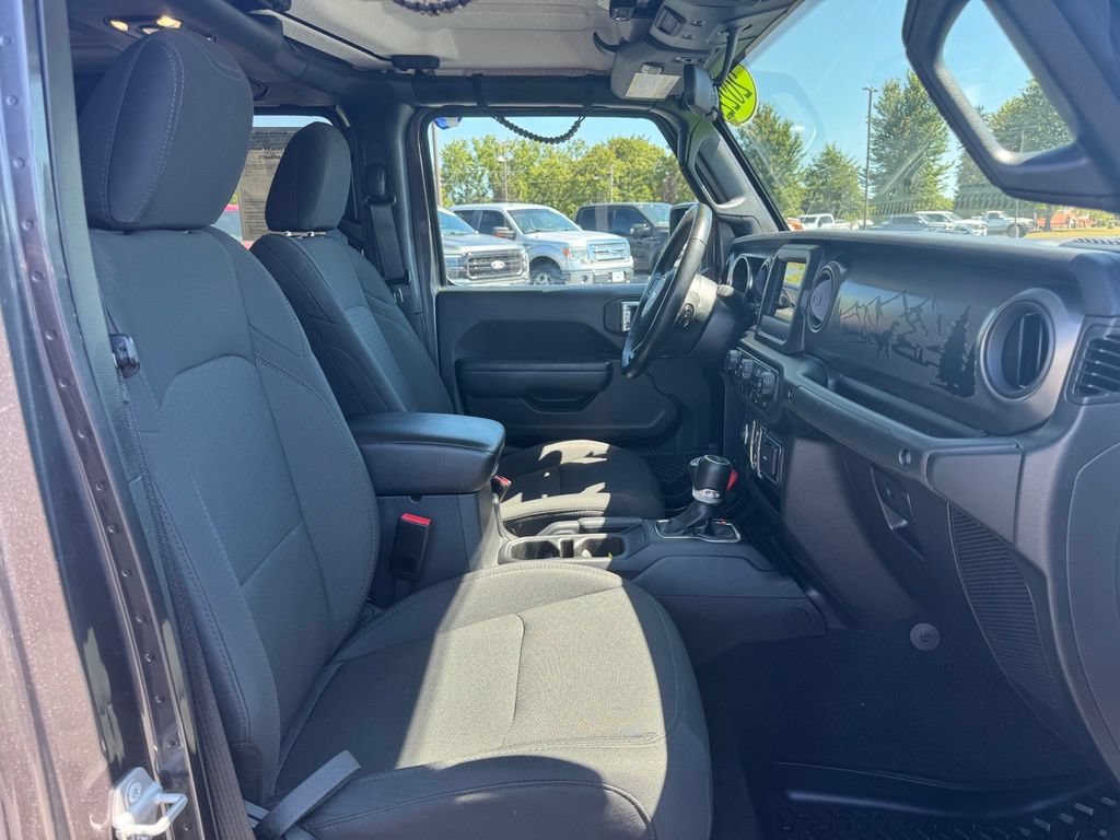 Used 2022 Jeep Gladiator Sport AWD/4WD image 16