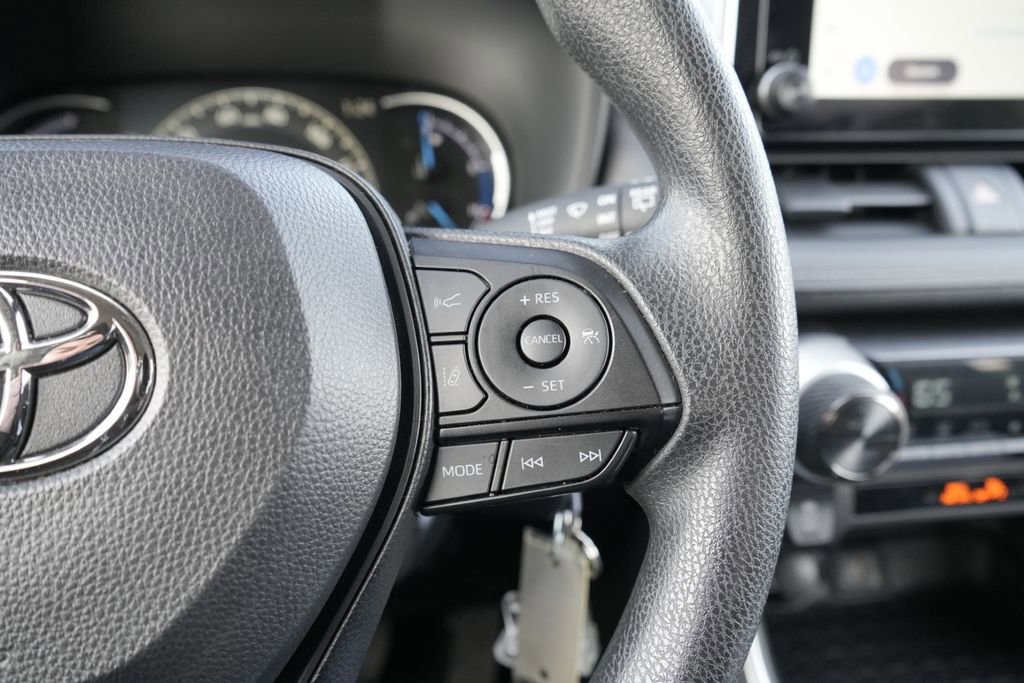 Used 2025 Toyota RAV4 LE image 26