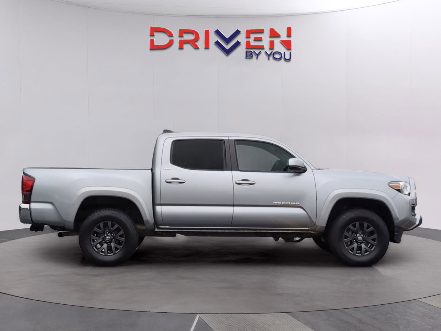 Used 2023 Toyota Tacoma SR5 AWD/4WD image 6