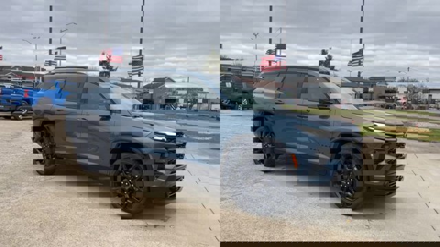 New 2026 Chevrolet Traverse RS w/ LPO, Floor Liner Package image 2