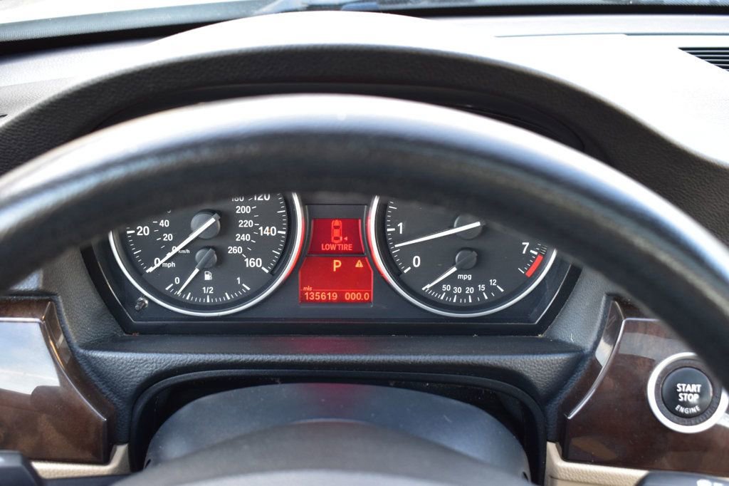 Used 2011 BMW 328i Sedan w/ Premium Pkg image 28