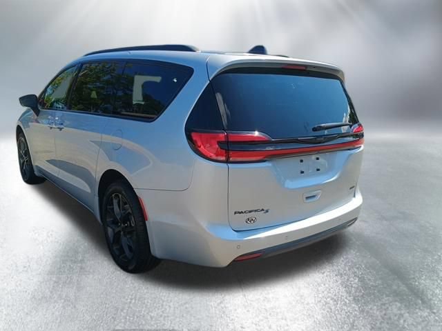 Used 2023 Chrysler Pacifica Touring-L w/ S Appearance Package AWD/4WD image 3