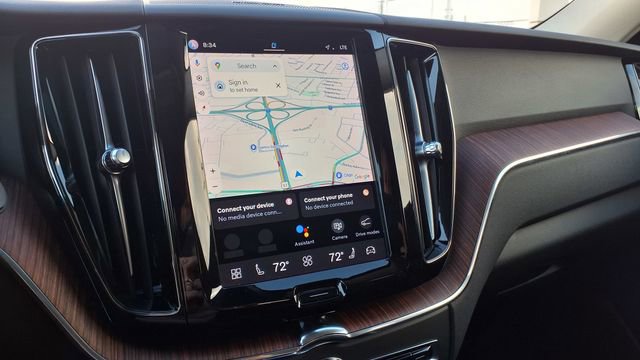 Certified 2023 Volvo XC60 B5 Plus image 20