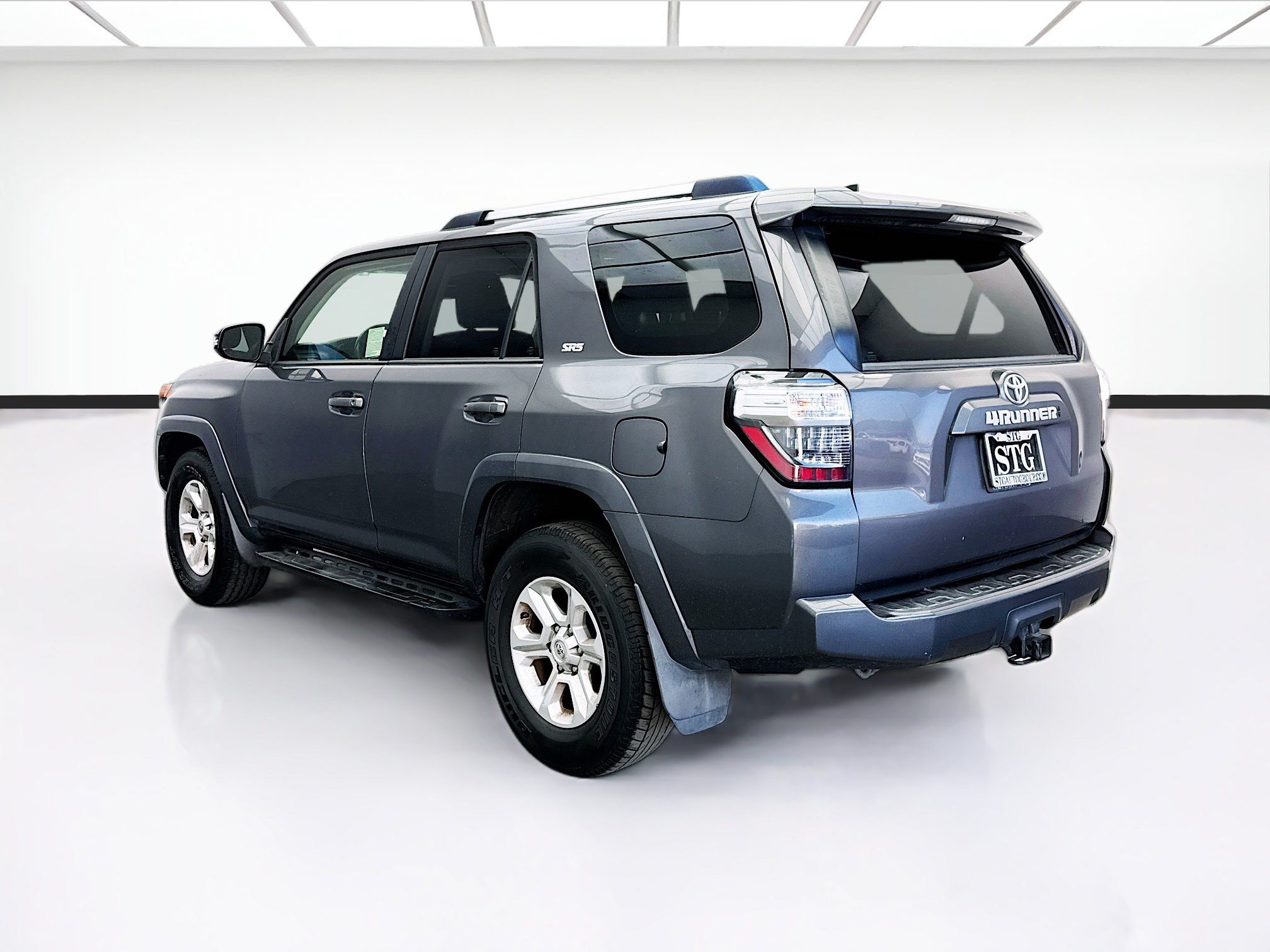 Used 2021 Toyota 4Runner SR5 Premium w/ Moonroof Package RWD image 6