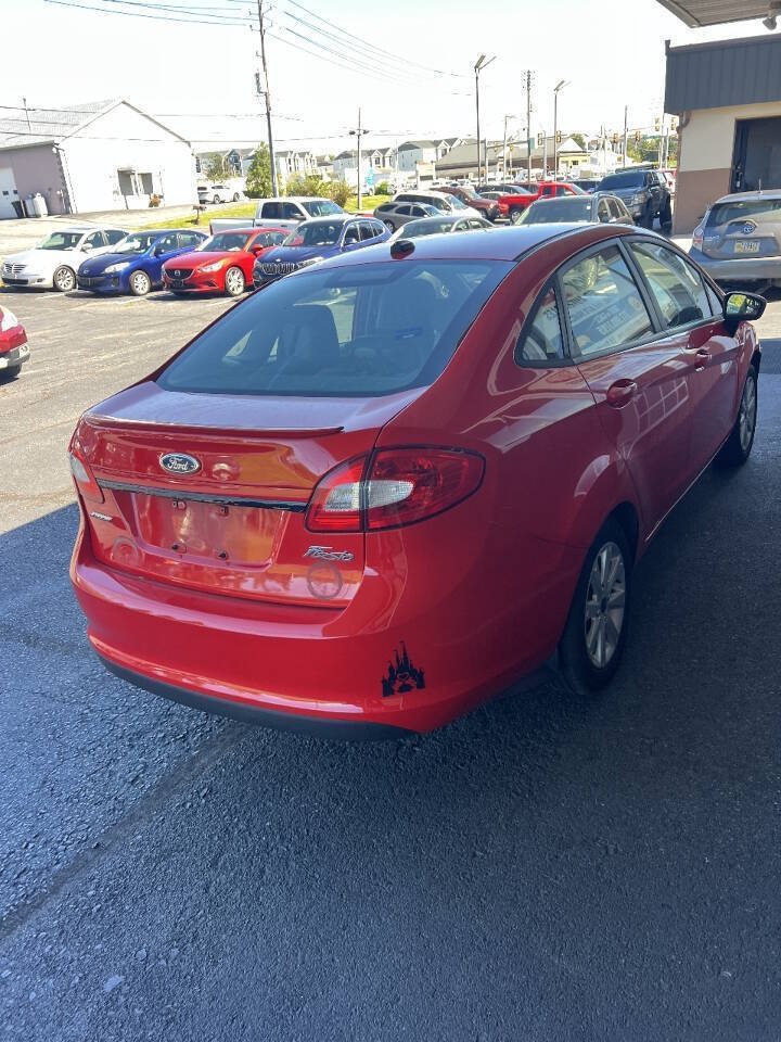 Used 2012 Ford Fiesta SE FWD image 4