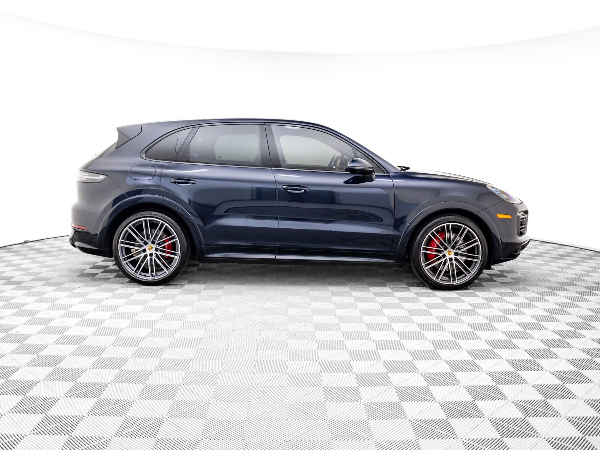 Used 2021 Porsche Cayenne GTS image 7