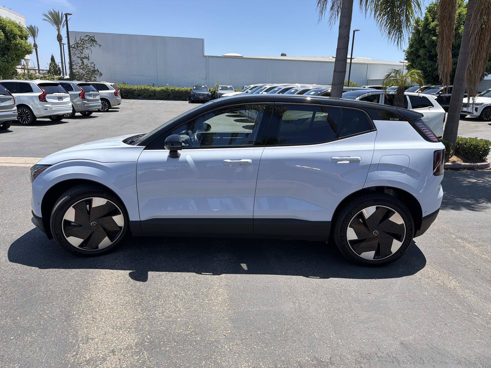 Used 2025 Volvo EX30 Ultra AWD/4WD image 8