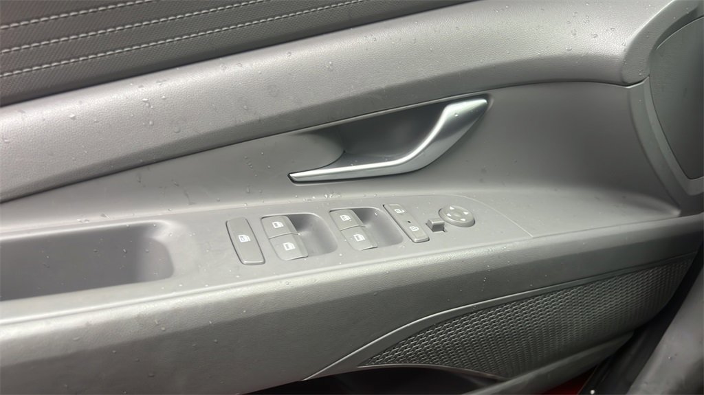 Used 2021 Hyundai Elantra SE image 17