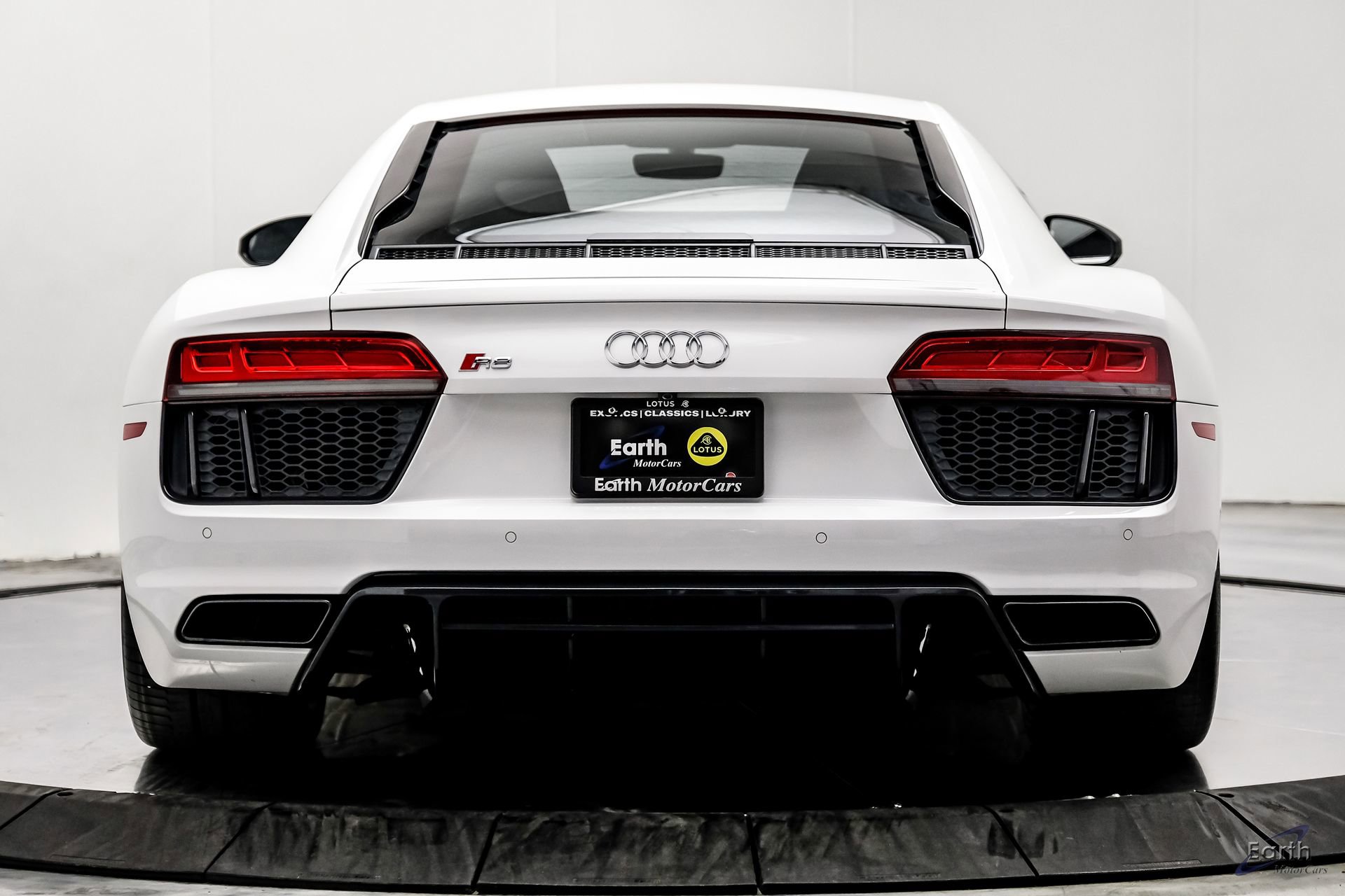 Used 2018 Audi R8 V10 RWD image 15