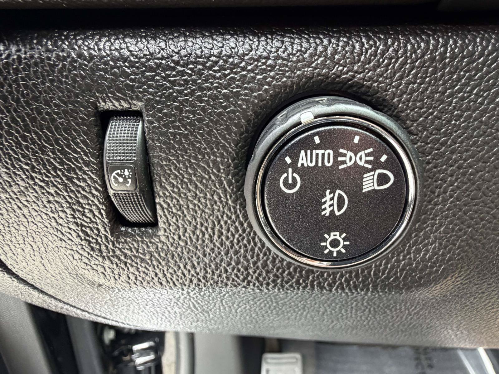 Used 2018 GMC Canyon Denali RWD image 20