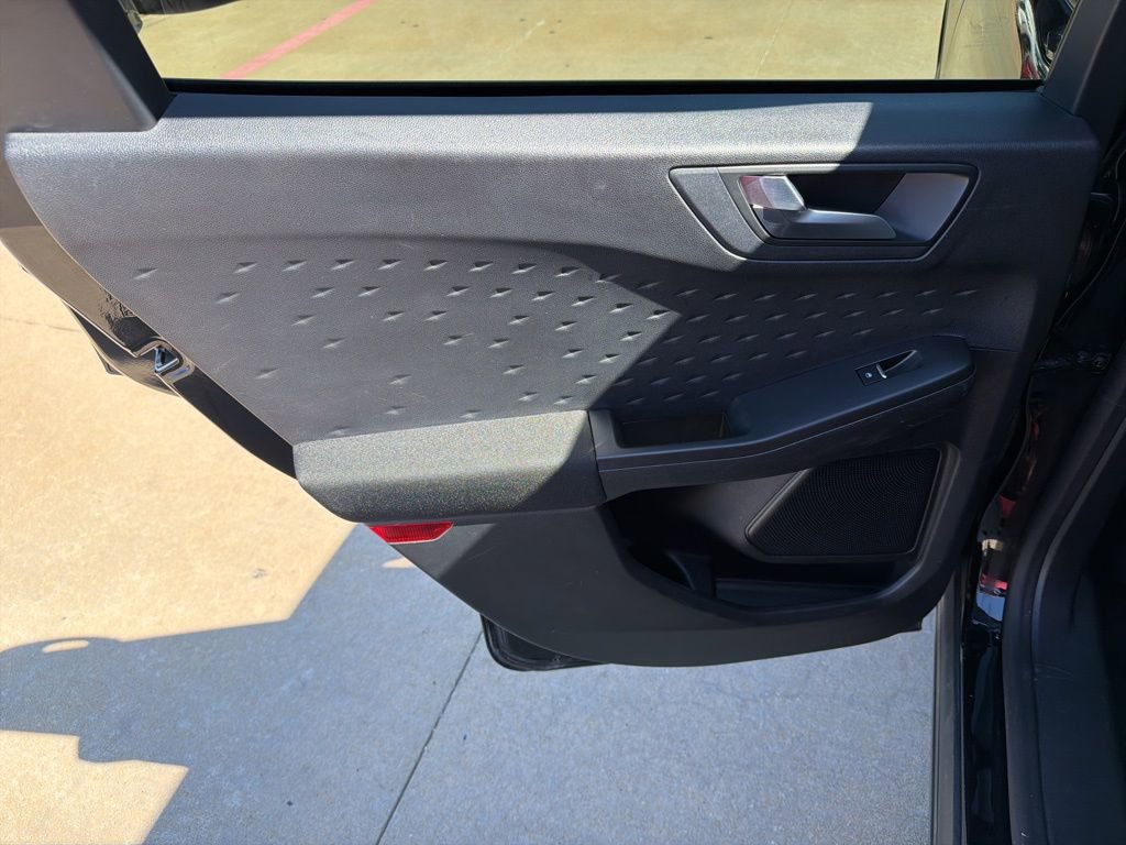 Used 2020 Ford Escape SE image 15