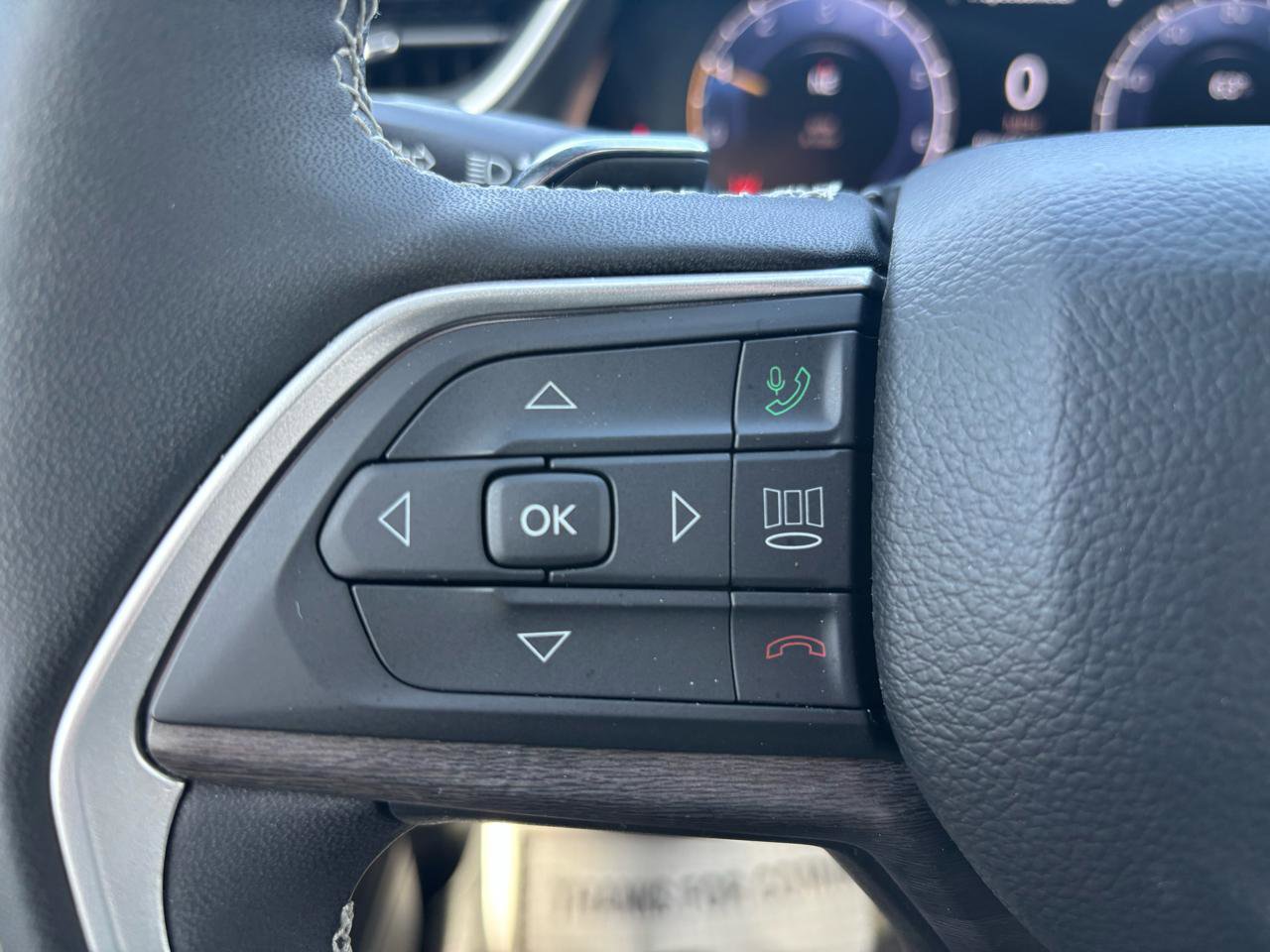 Used 2024 Jeep Grand Cherokee Limited w/ Luxury Tech Group II image 18