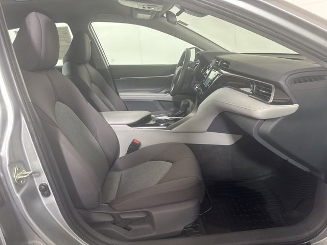 Used 2019 Toyota Camry LE image 4